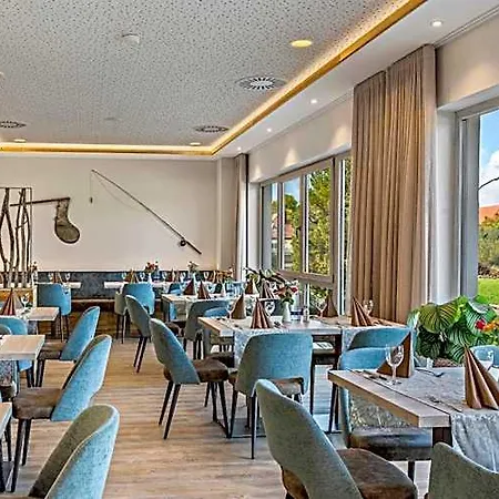 Hotel Seeblick 3*