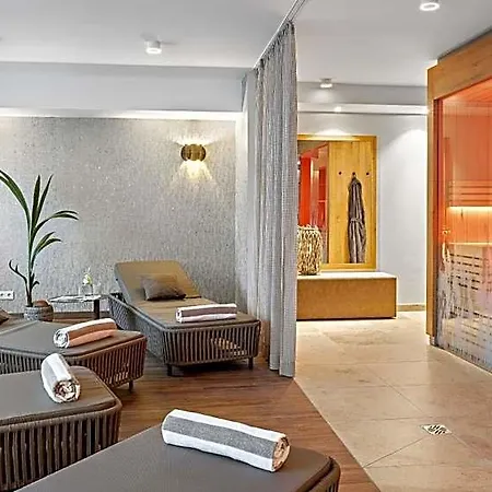 Seeblick Hotel 3*