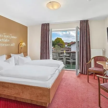 Seeblick Hotel 3*