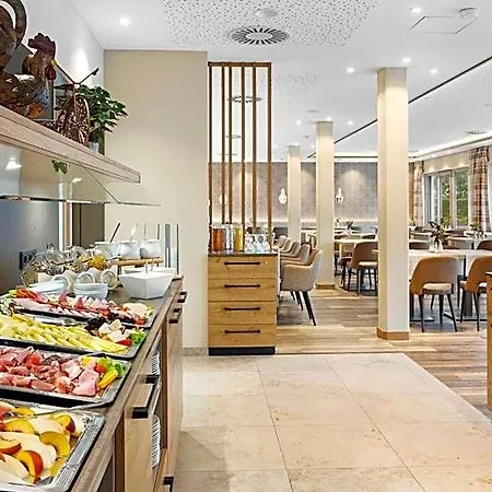 Seeblick Hotel 3*