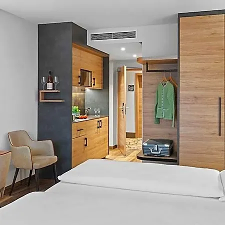 Seeblick Hotel 3*
