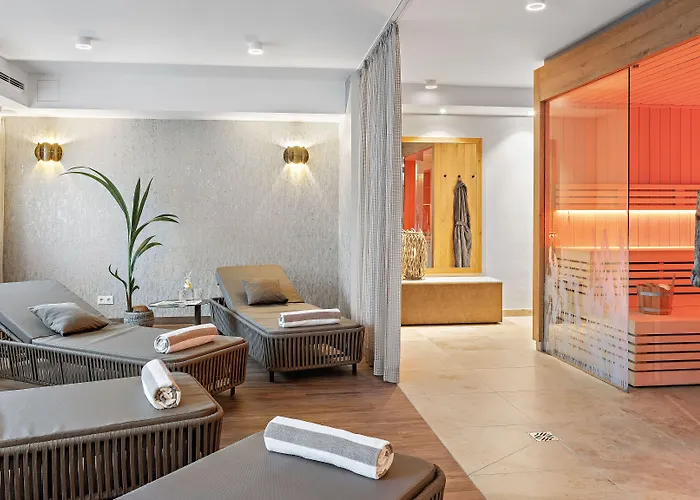 Seeblick Hotell 3*