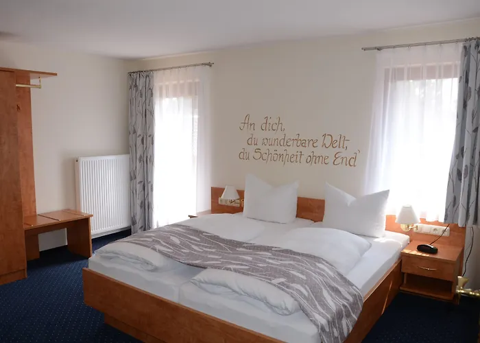 Hotell Seeblick 3*